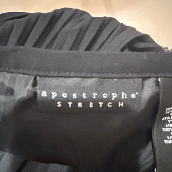 Apostrophe black pleated skirt w lace detail along hem size 10 - Picture 6 of 7